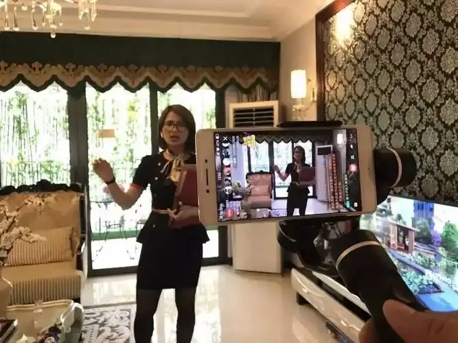 少妇真人直播免费视频用户评价头像截图